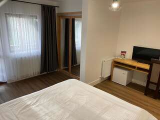 Отель Podina Resort Ungureni Двухместный номер с 1 кроватью и балконом-4