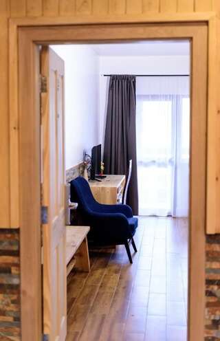 Отель Podina Resort Ungureni Двухместный номер с 1 кроватью или 2 отдельными кроватями-5