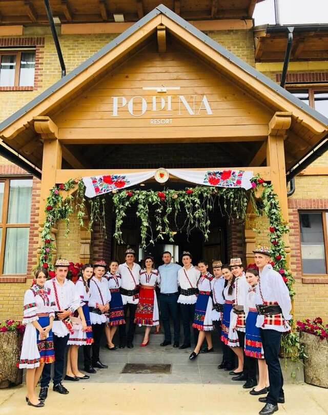 Отель Podina Resort Ungureni-24
